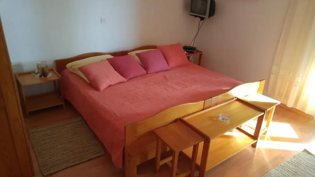 Apartments By The Sea Banjol, Rab - 16638 Croatia